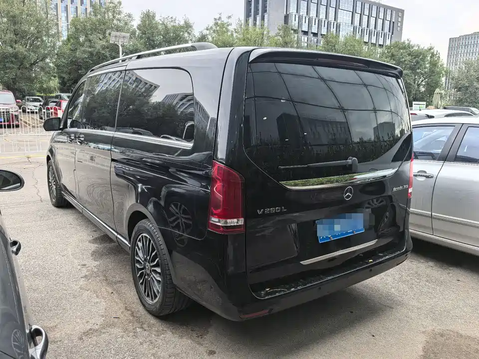 Mercedes-Benz V-class