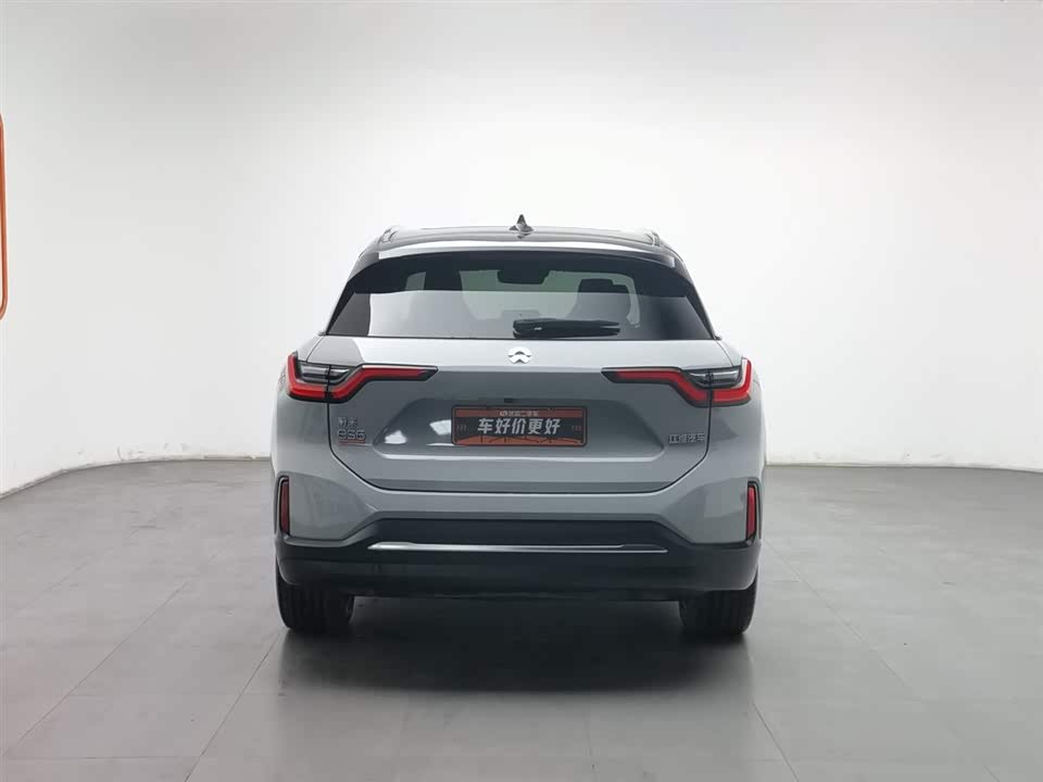 NIO ES6