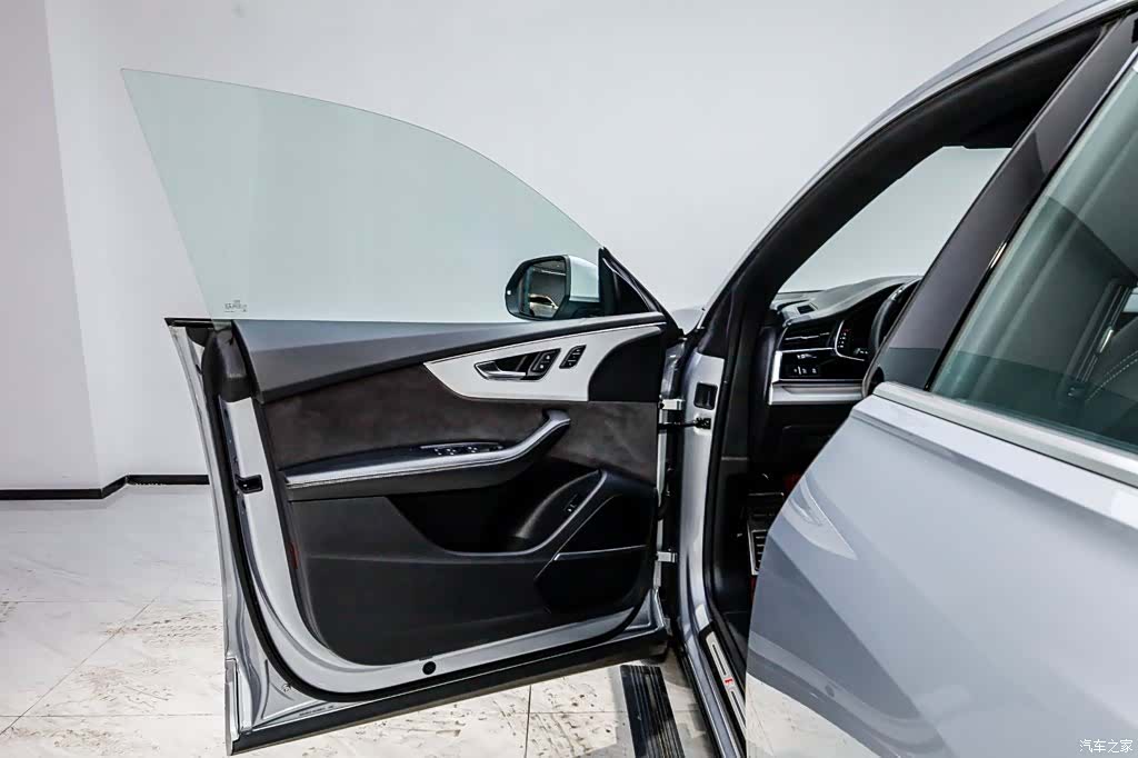 Audi Q8, 2020 8