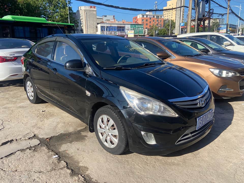 Hyundai Rena