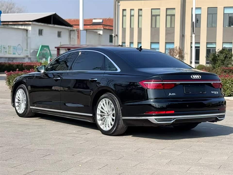 Audi A8