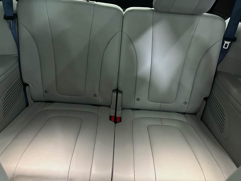 AITO Ask the world M9