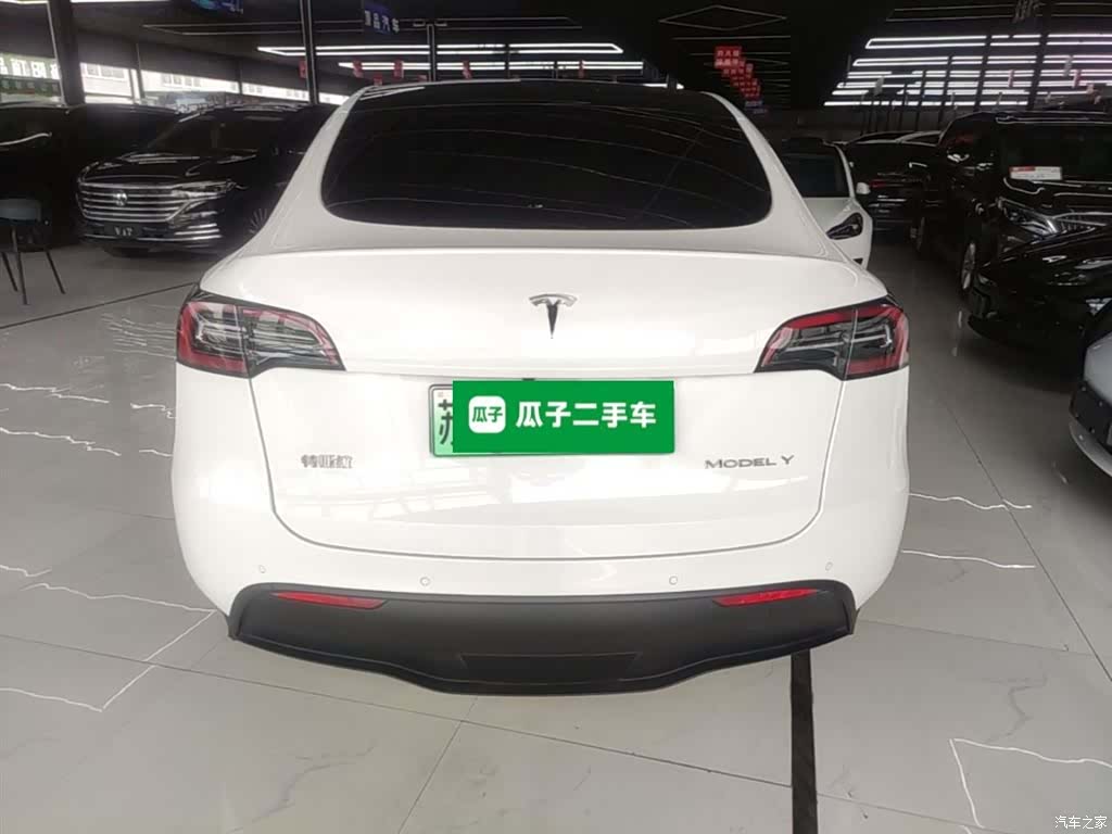 Tesla Model Y, 2023 6