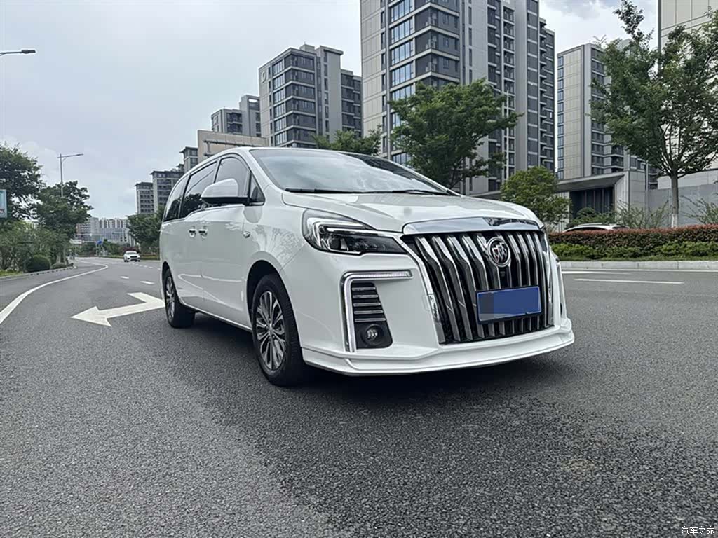 Buick GL8, 2021 3
