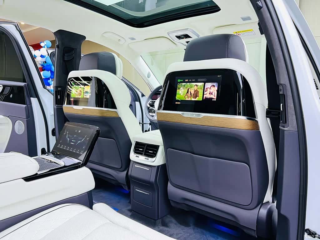 Hongqi E-HS9, 2023 16