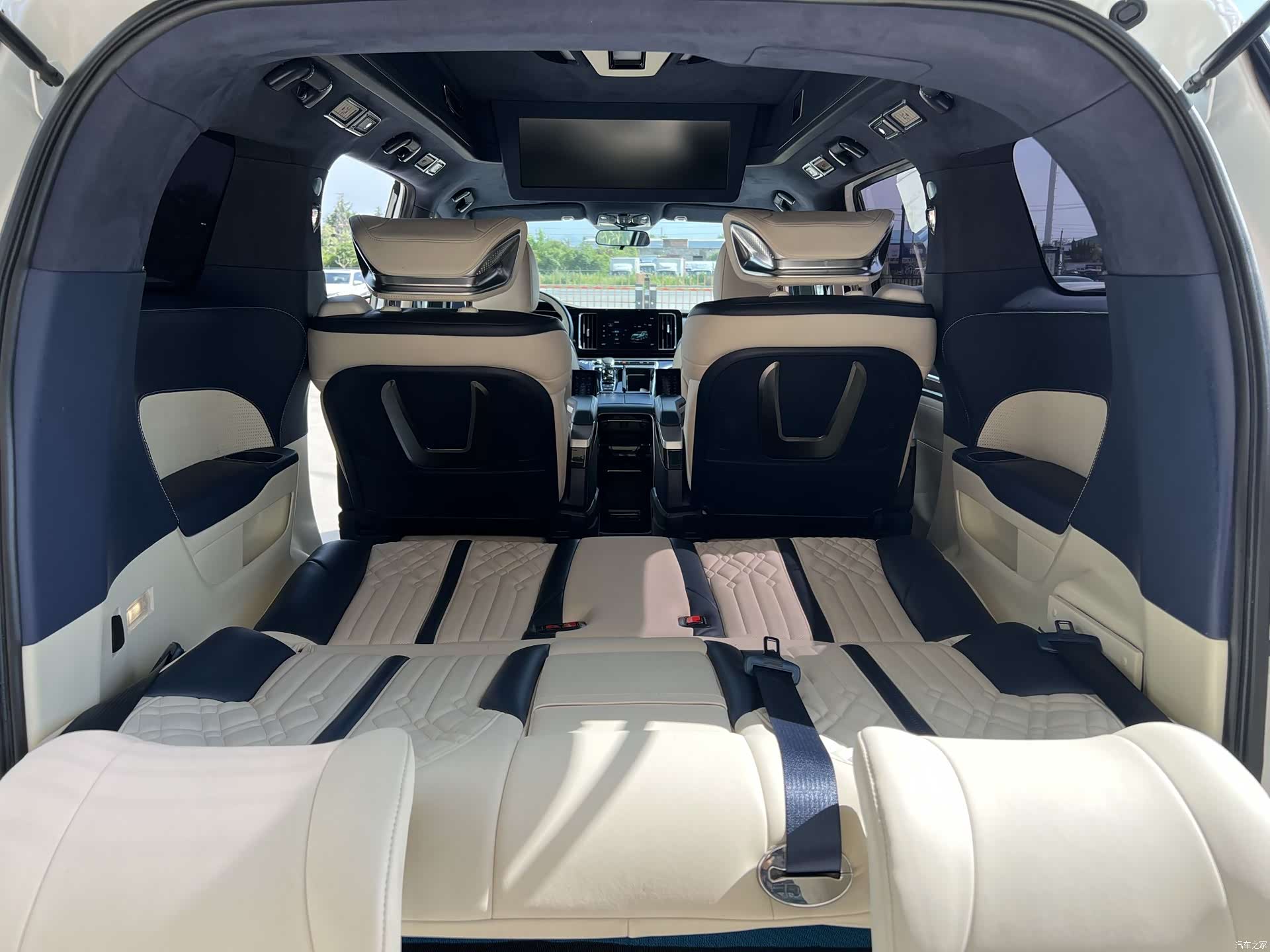 Trumpchi M8, 2022 9