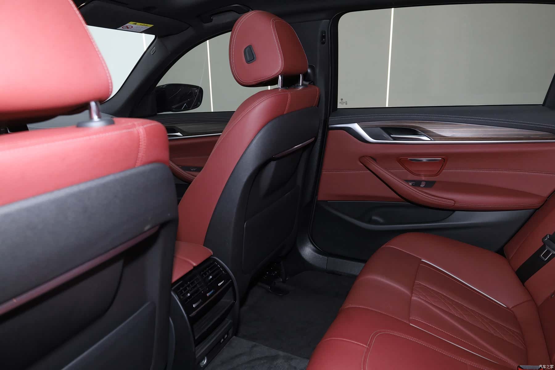 BMW 5 Series, 2022 24