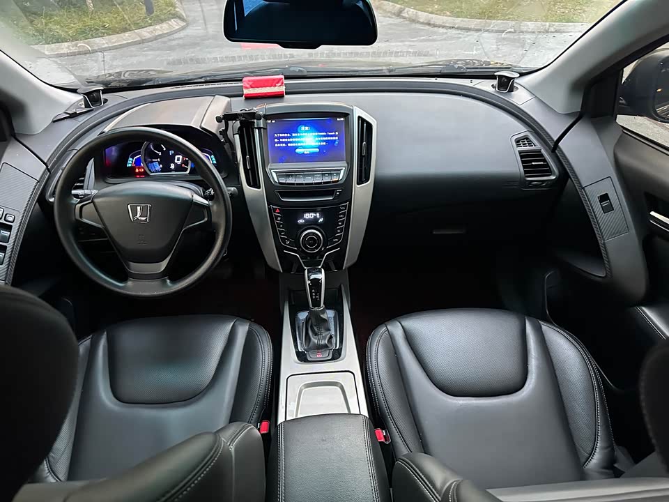 Luxgen Excellent 6 SUV