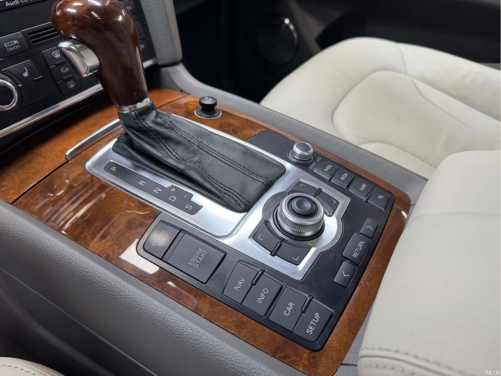 Audi Q7, 2010 21