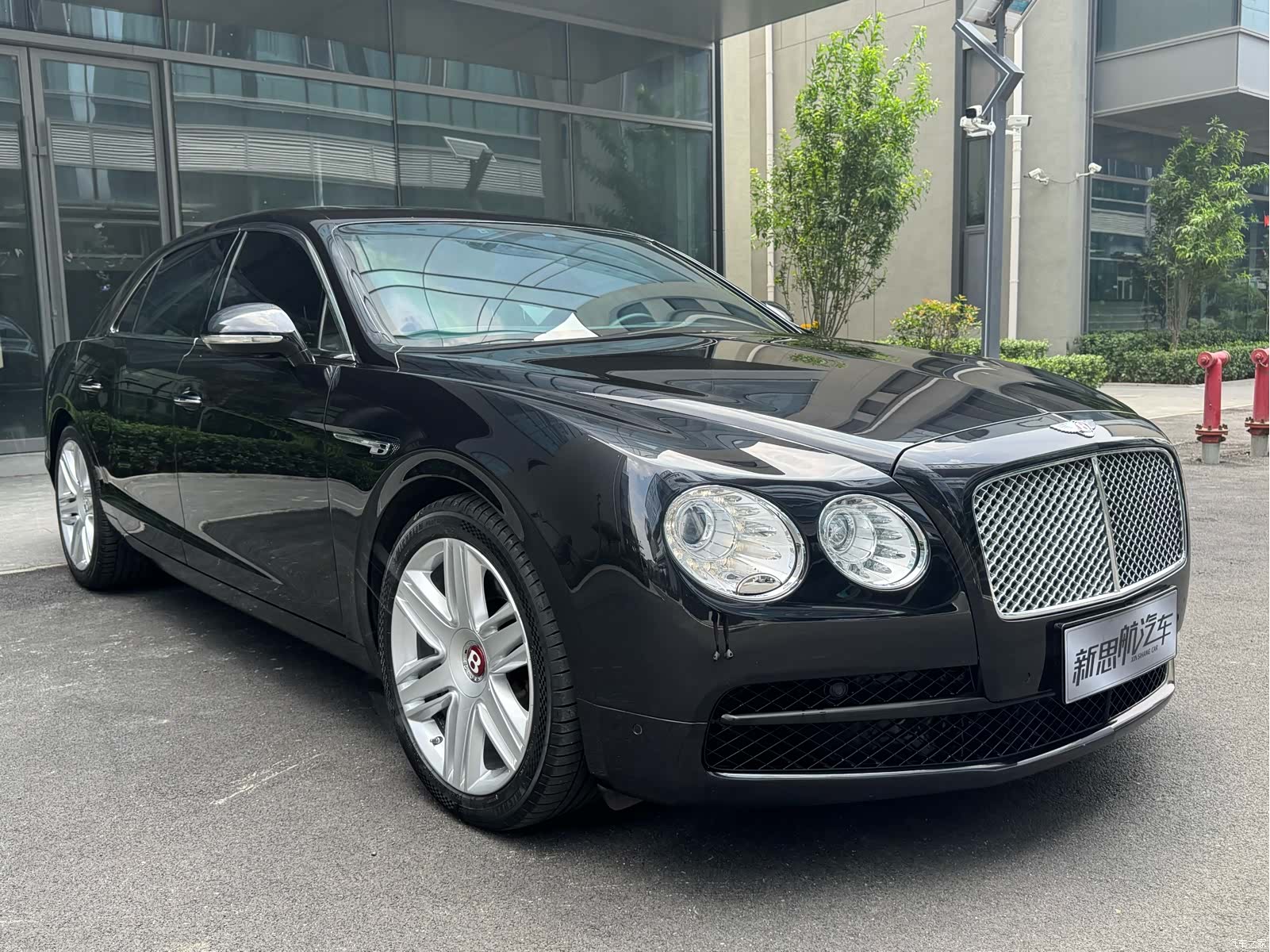 Bentley Flying Spur, 2019 3