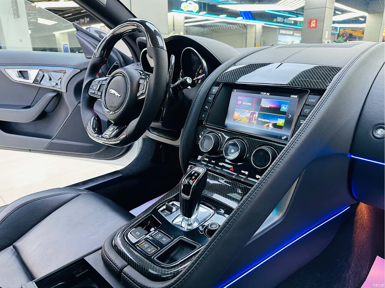 Jaguar F-TYPE, 2017 11