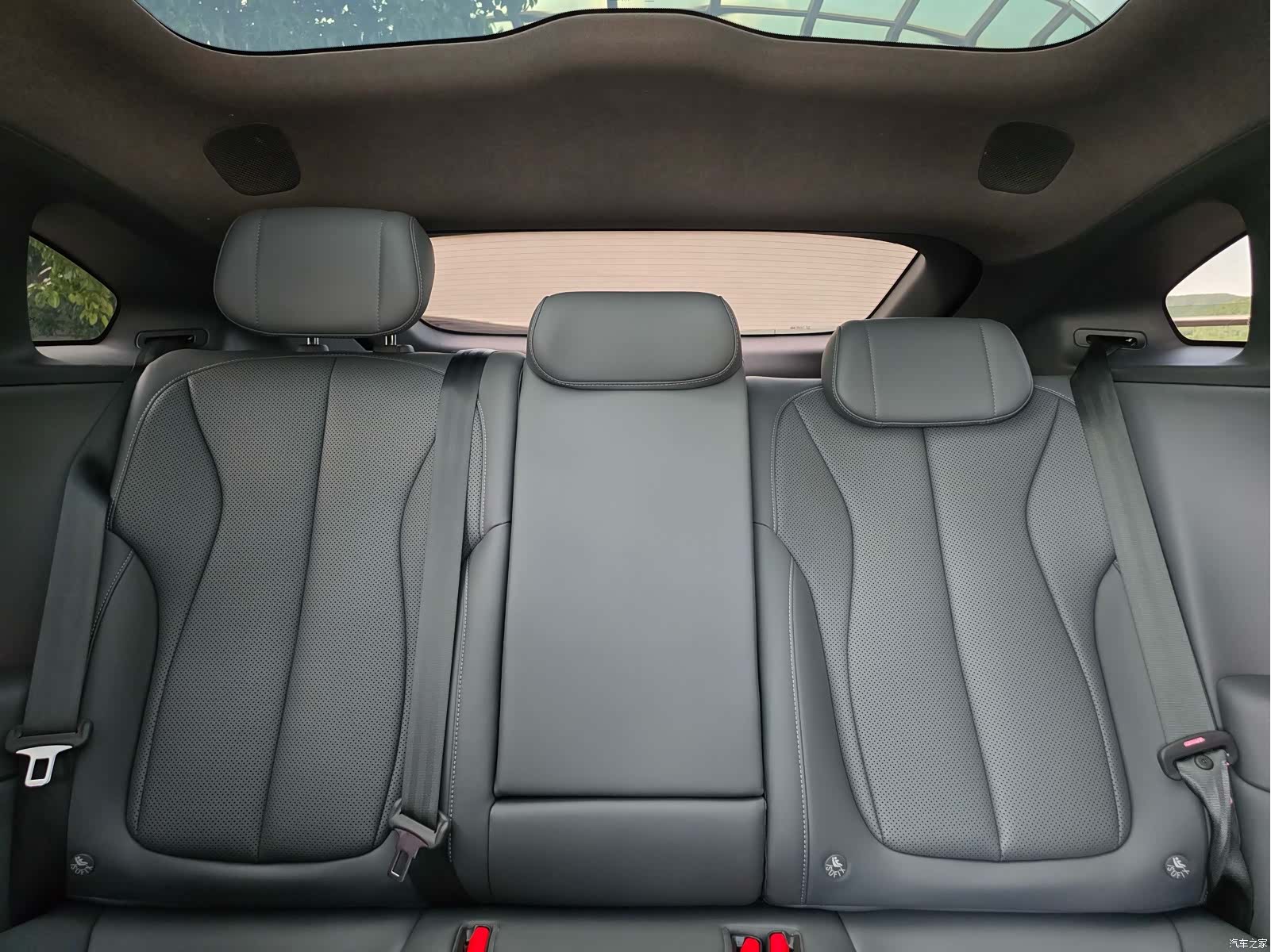 Xpeng P7, 2025 12