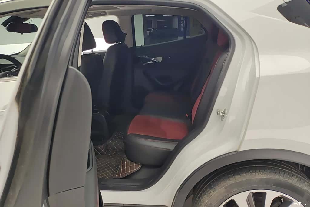 Buick Encore, 2018 11