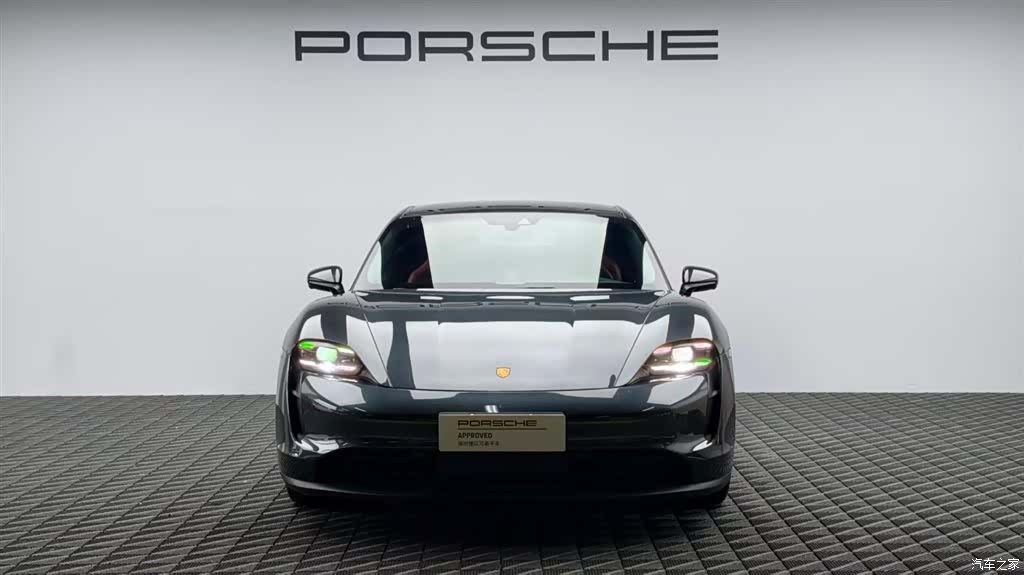 Porsche Taycan, 2023 2