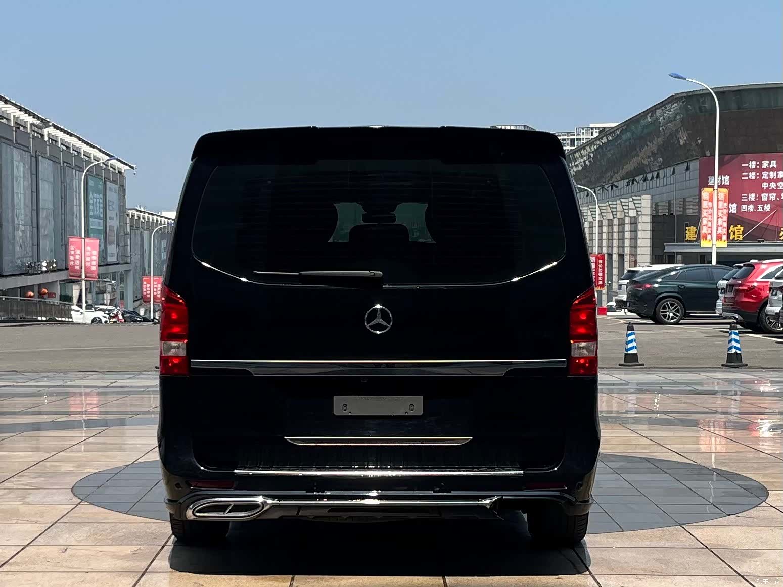 Mercedes-Benz 7, 2023 15