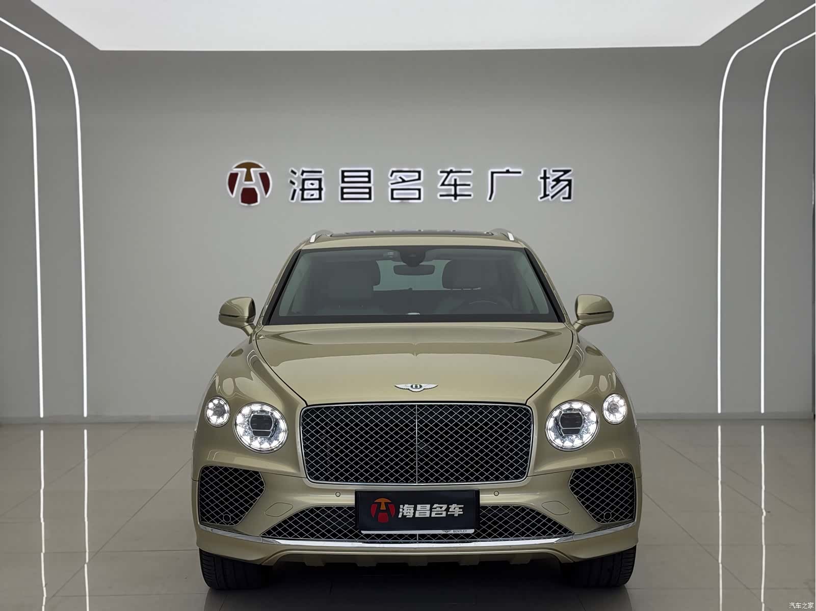 Bentley Bentayga, 2022 2