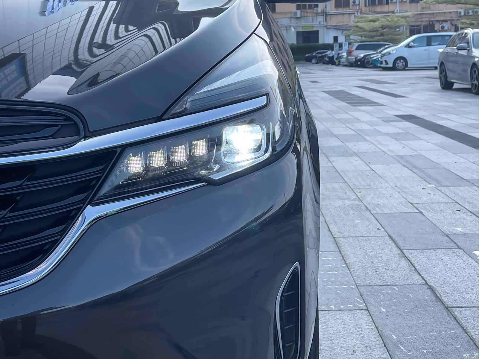 Buick GL8, 2021 3