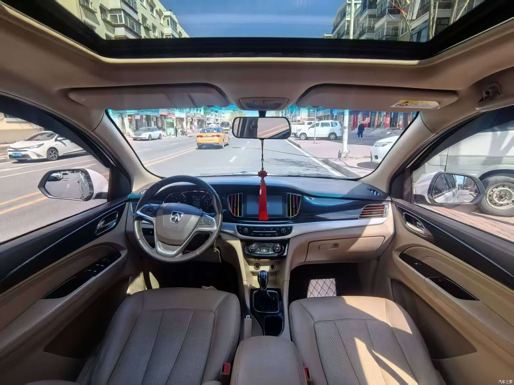 Wuling 730, 2016 8