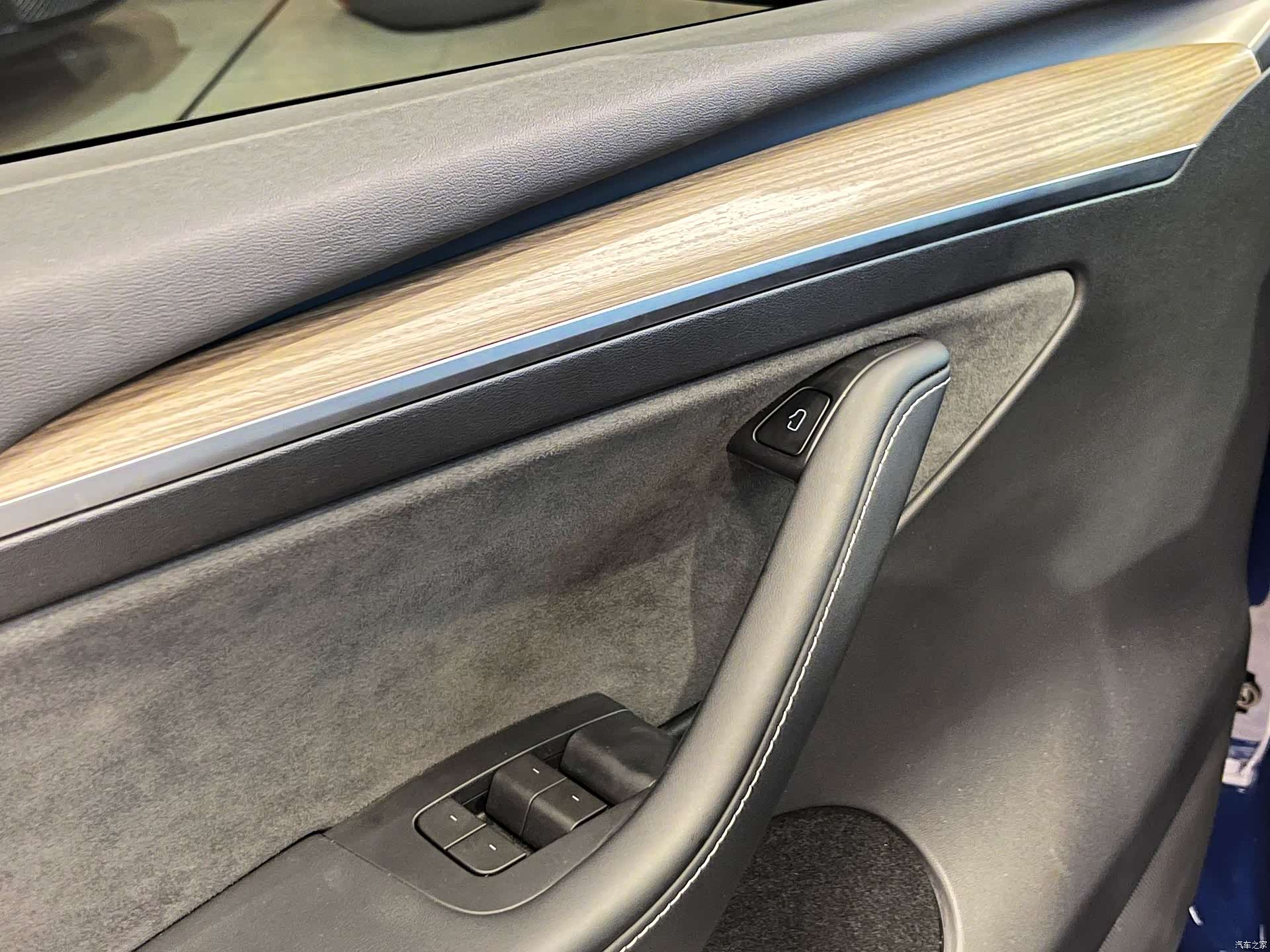 Tesla Model Y, 2023 19