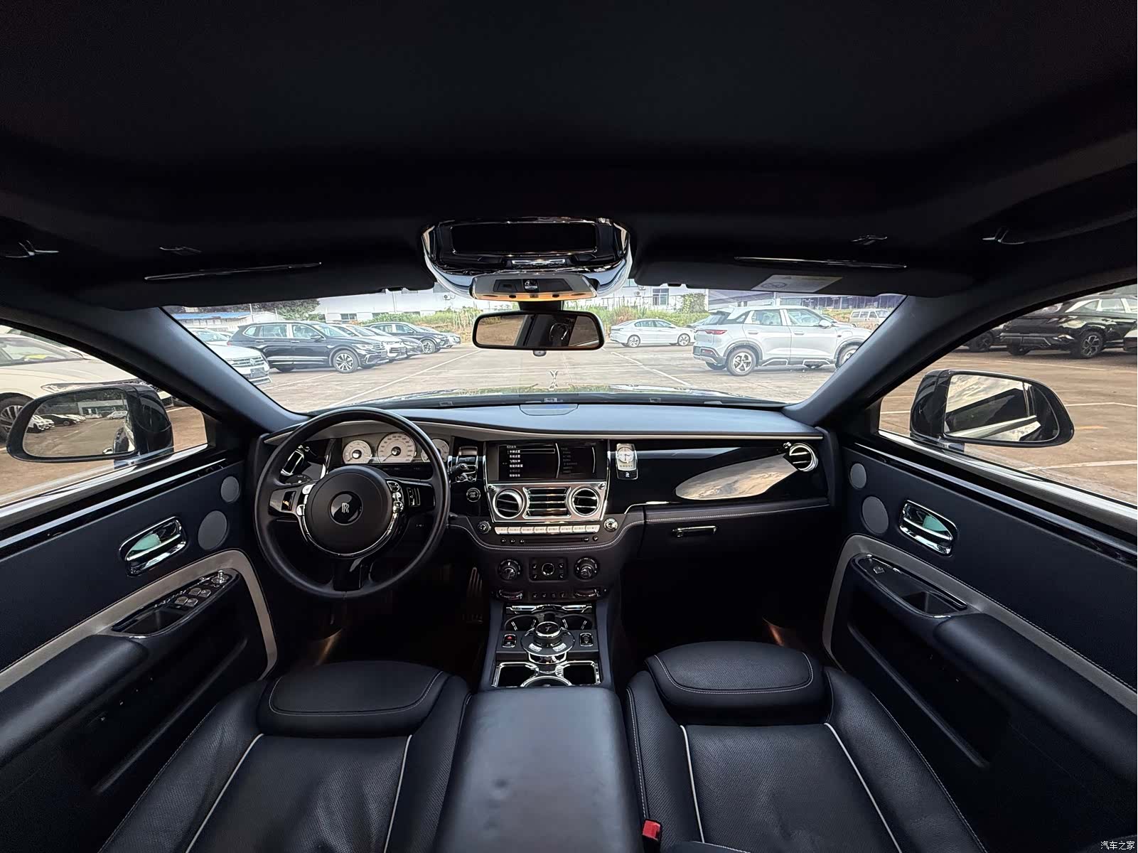 Rolls-Royce Ghost, 2020 все фото