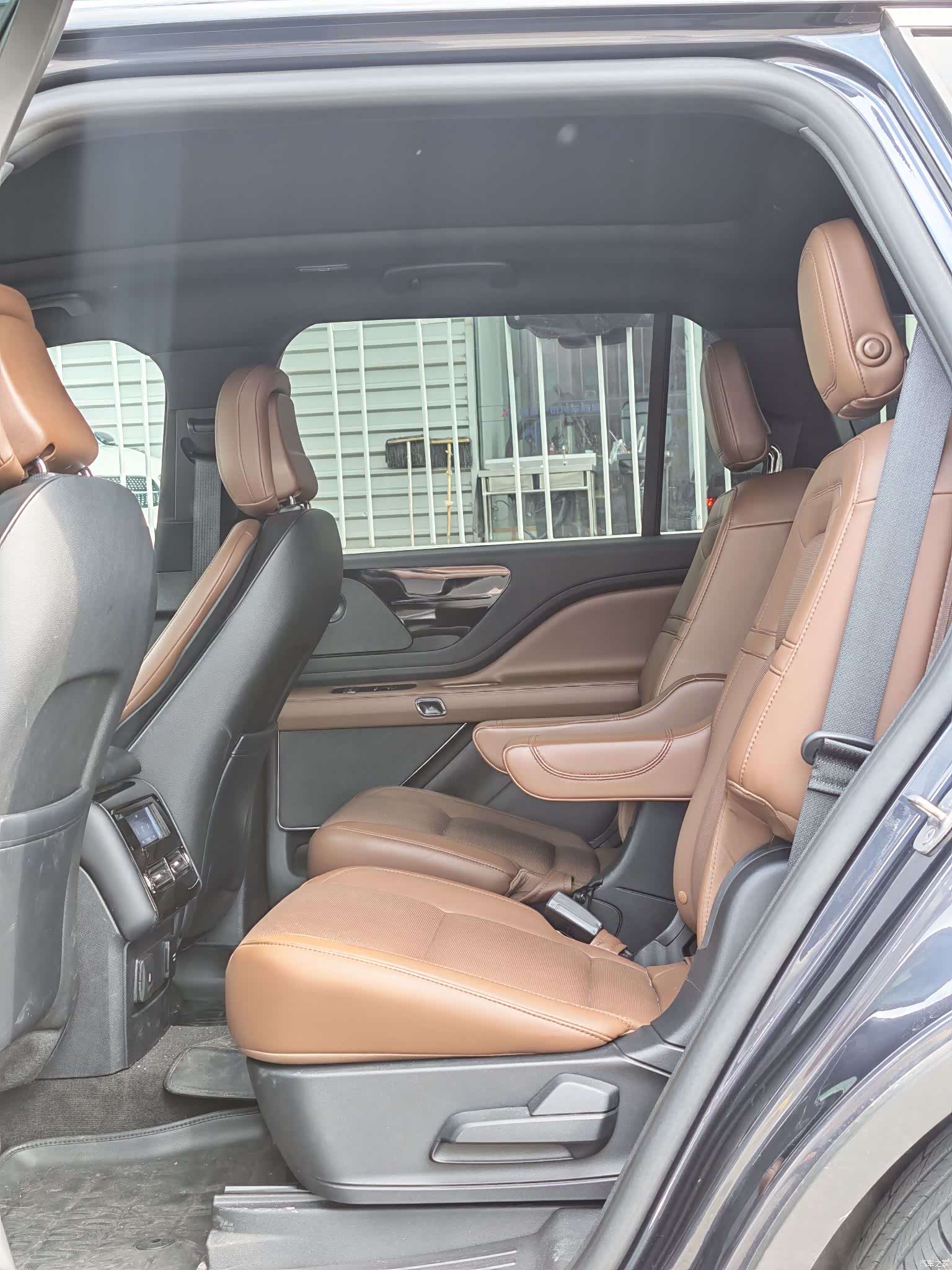 Lincoln Aviator, 2021 16