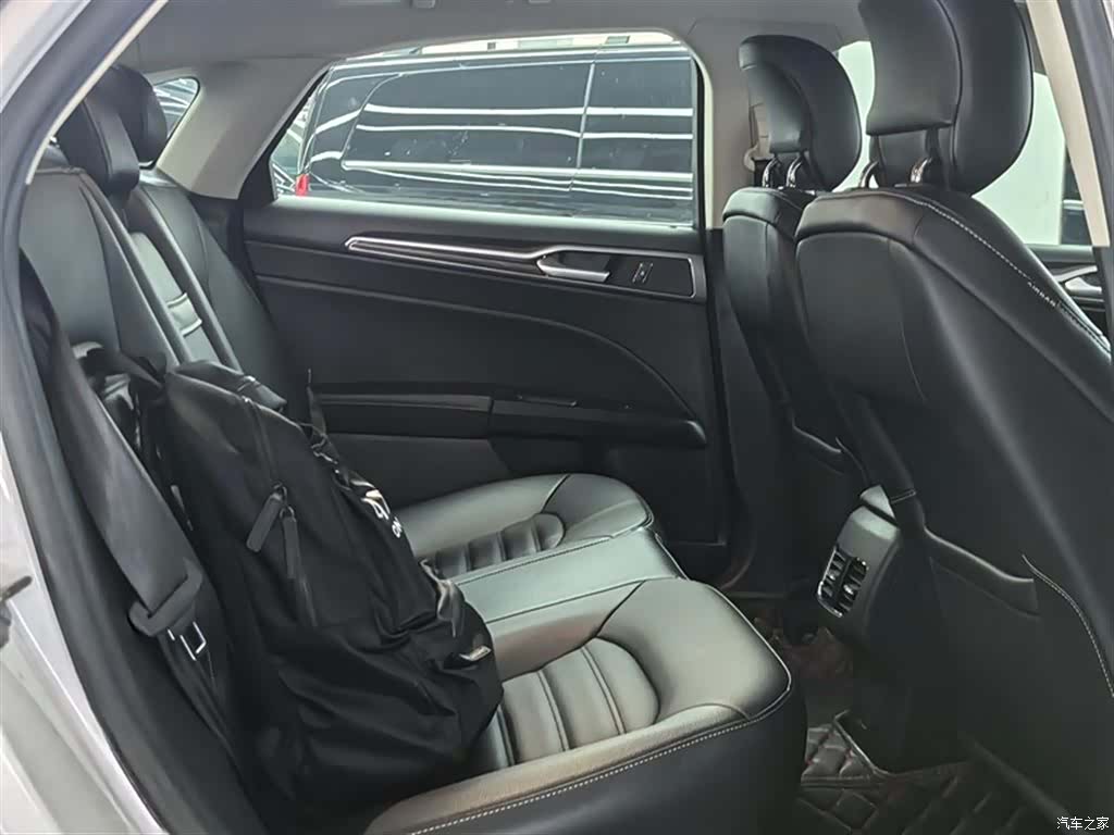 Ford Mondeo, 2019 11