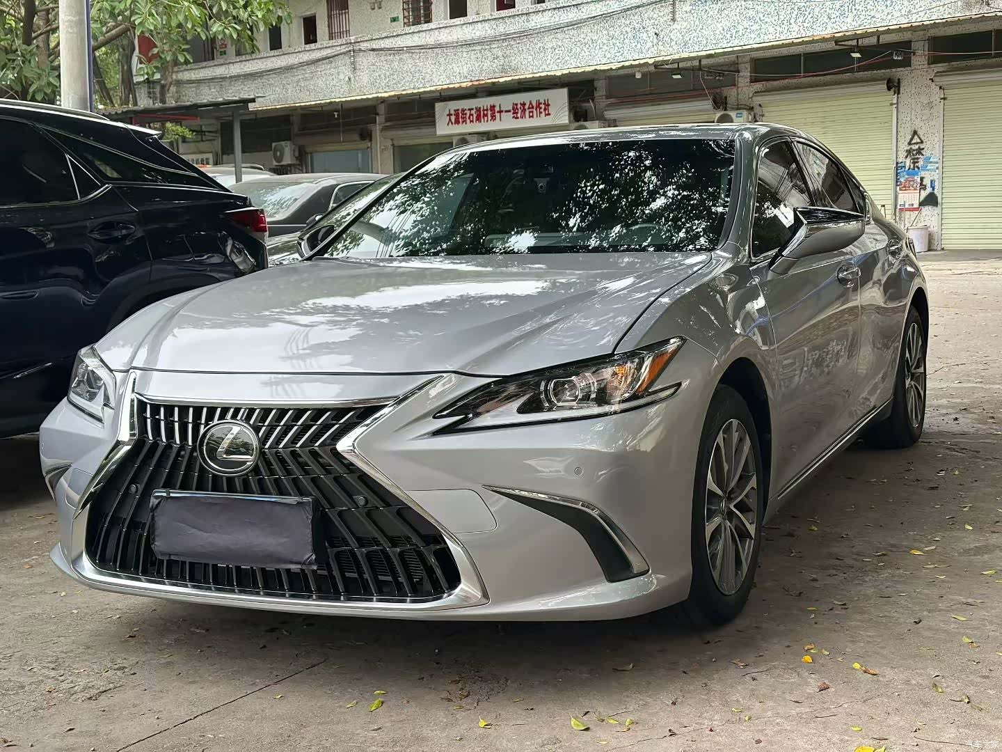 Lexus ES, 2023 1