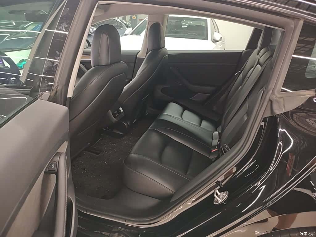 Tesla Model 3, 2023 17