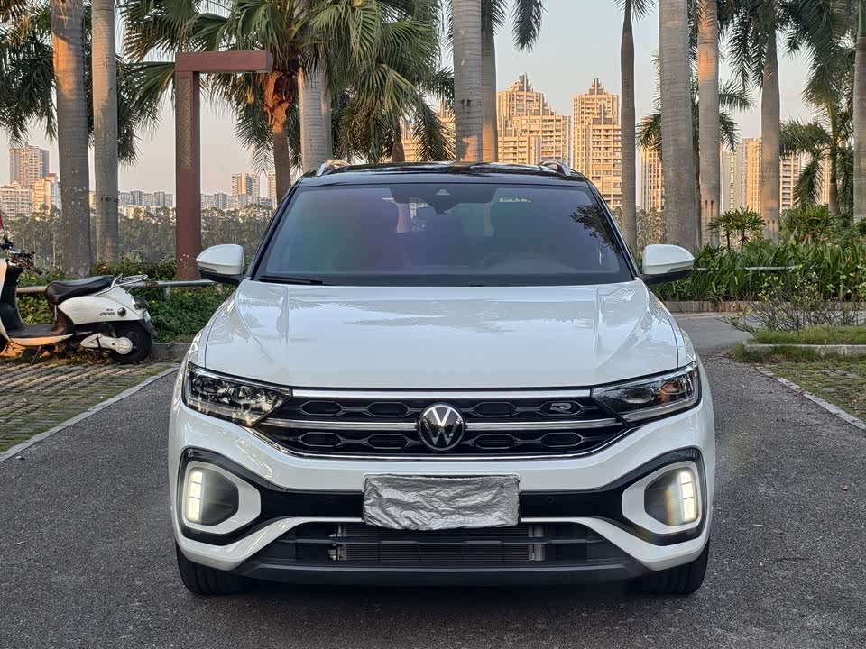 Volkswagen T-ROC exploring Songs