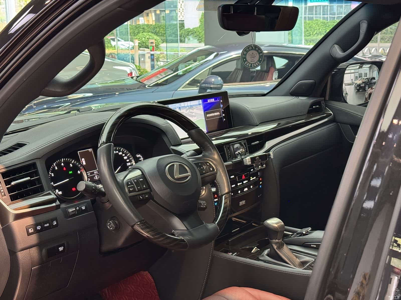 Lexus LX, 2019 7