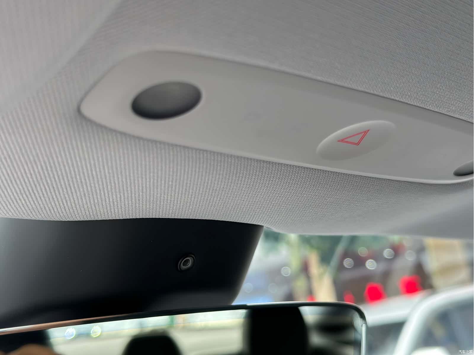 Tesla Model 3, 2025 11