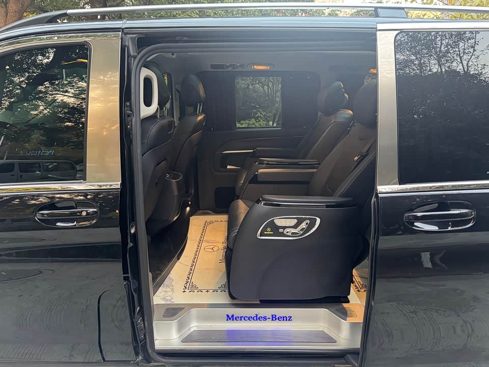 Mercedes-Benz V-class