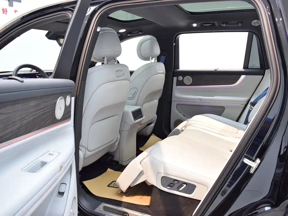 AITO Ask the world M9