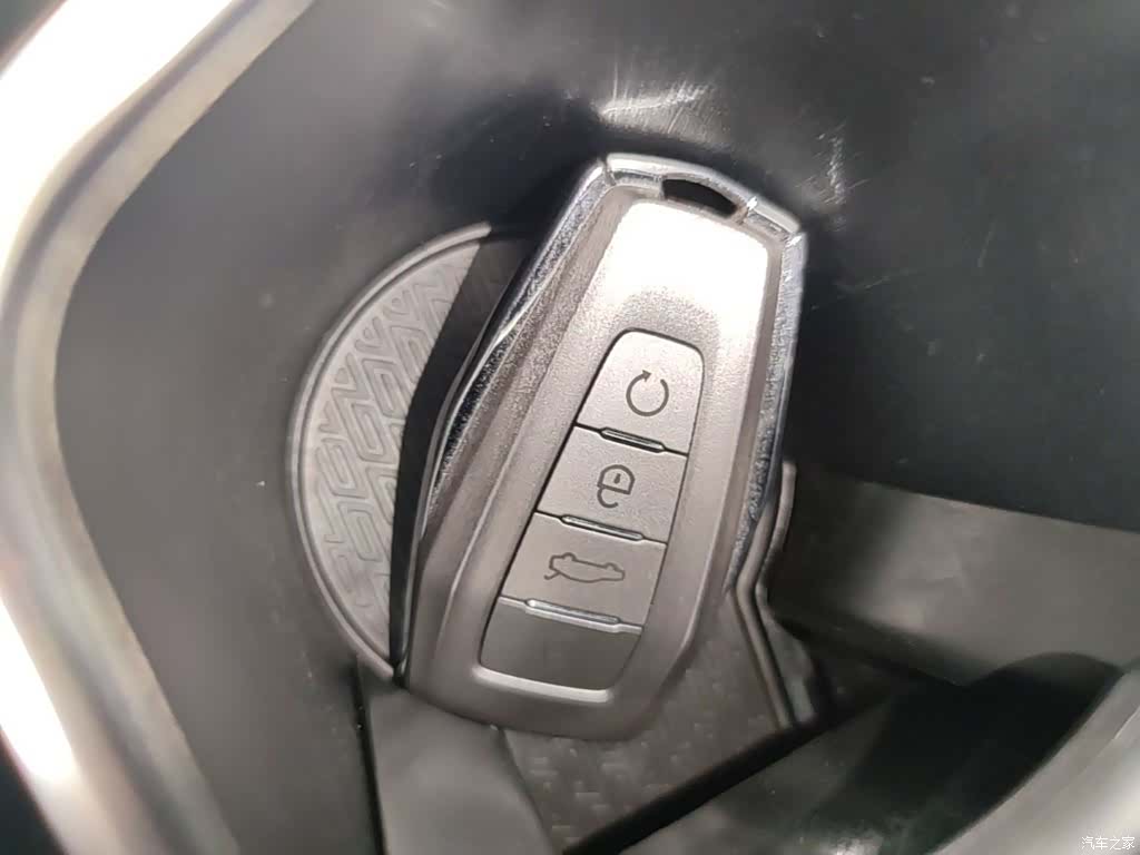 Geely Coolray, 2021 9