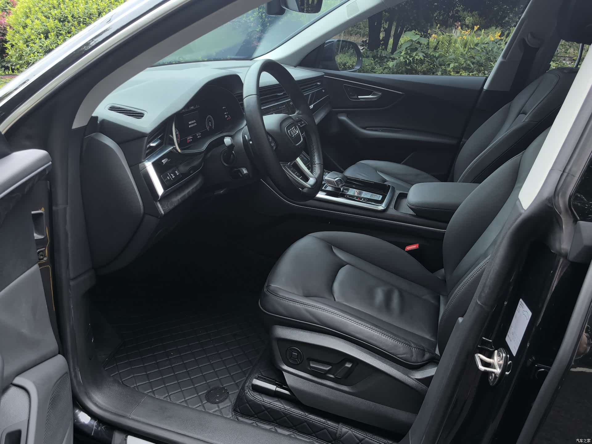 Audi Q8, 2021 7
