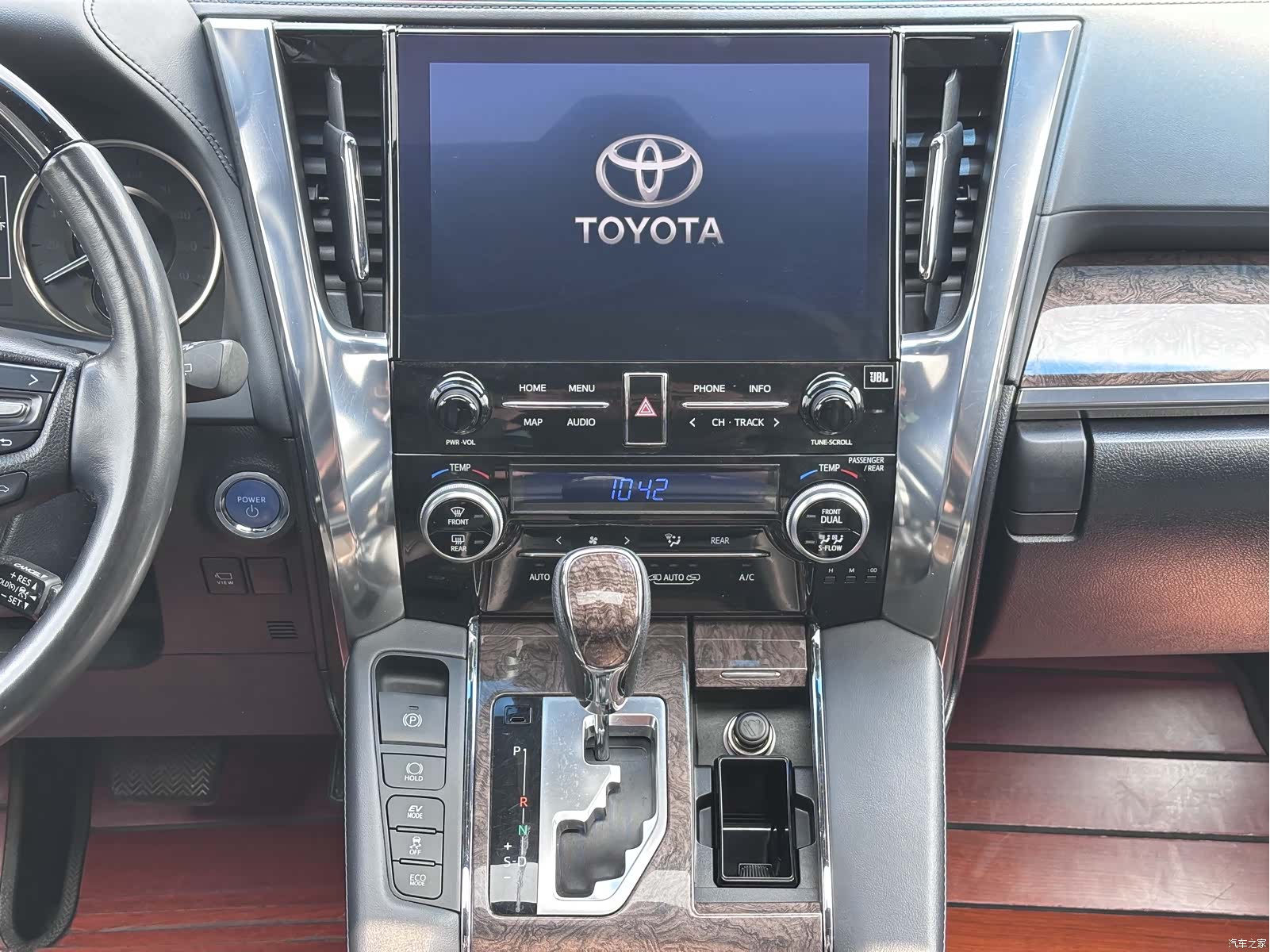 Toyota Vellfire, 2021 14