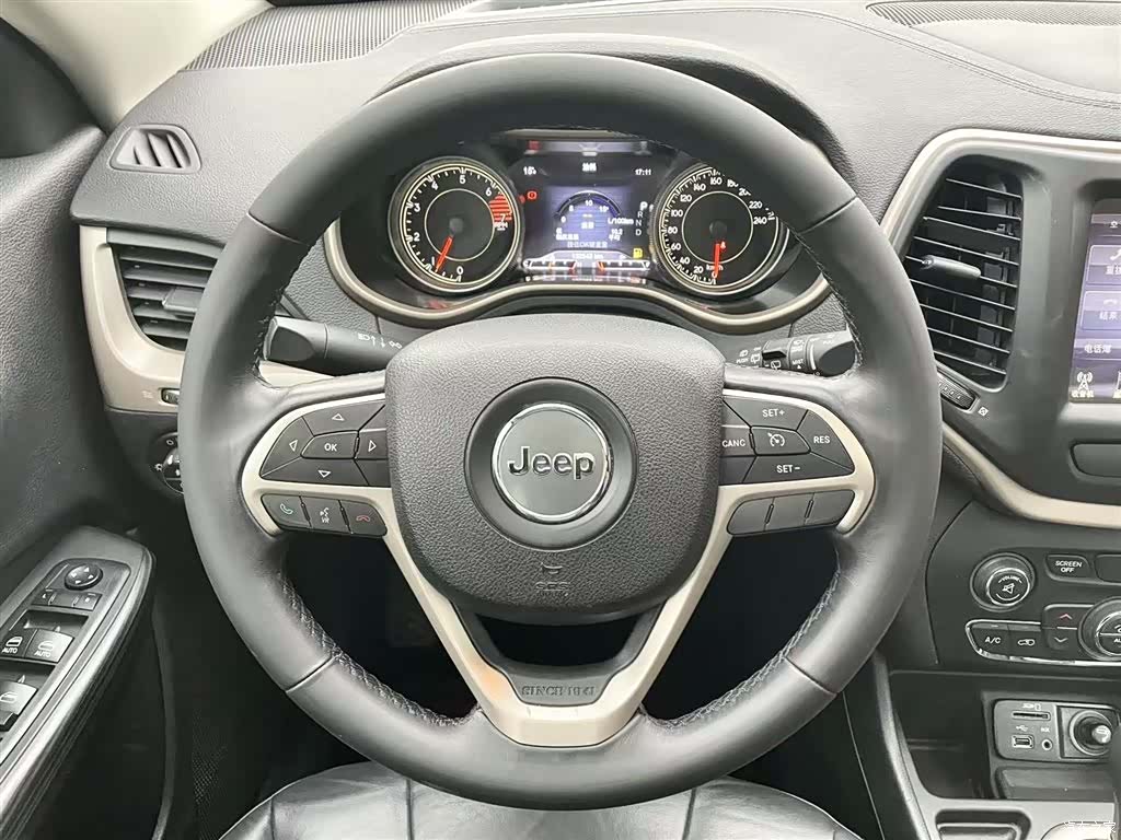 Jeep Cherokee, 2016 7