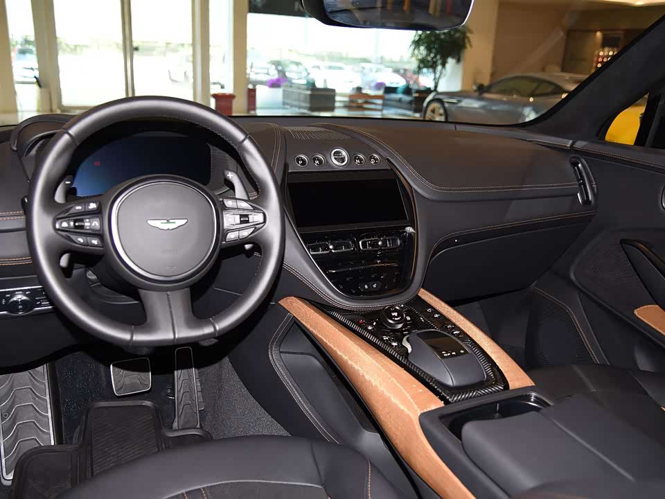 Aston Martin DBX Aston Martin DBX