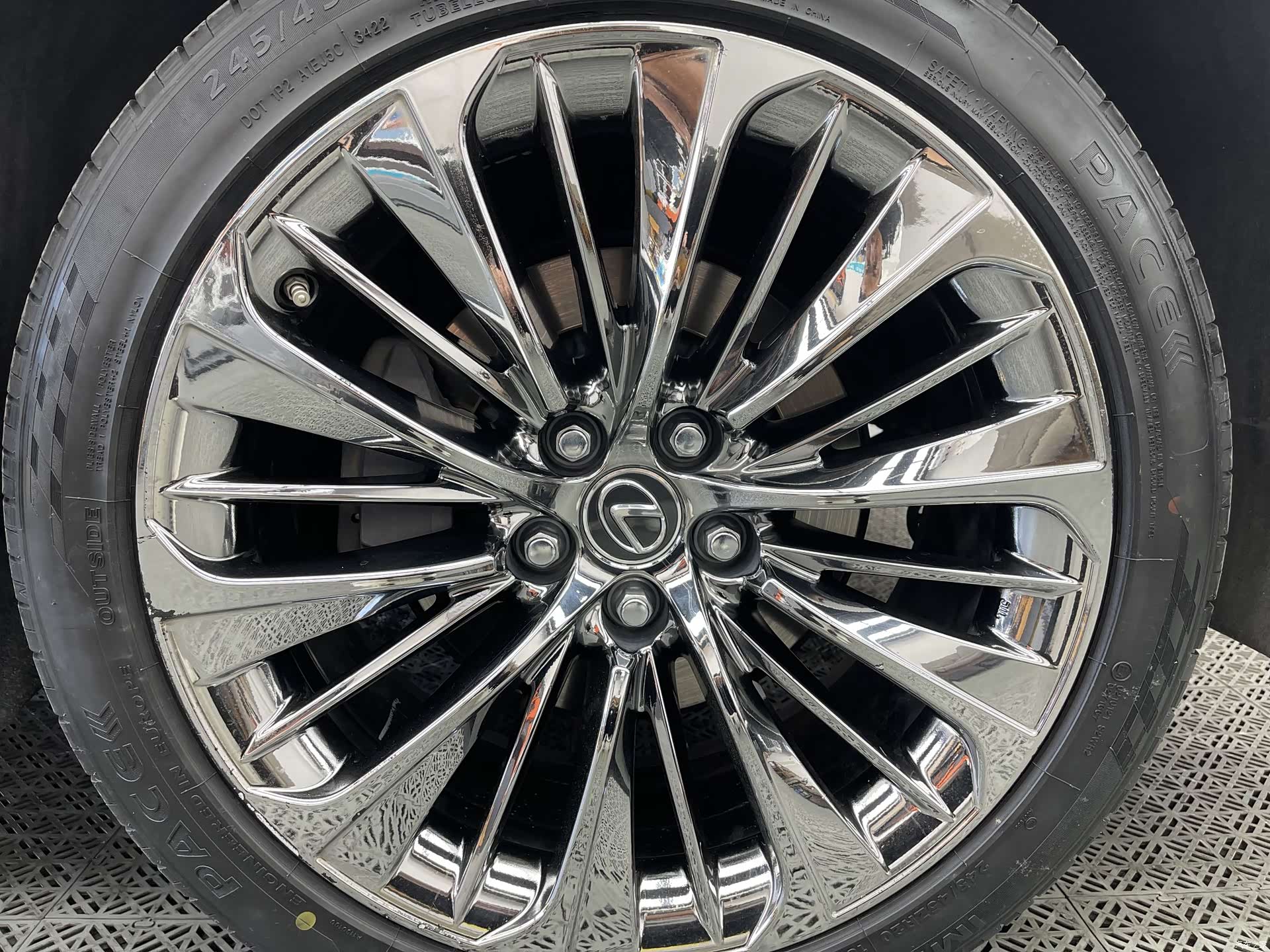 Lexus LS, 2018 7