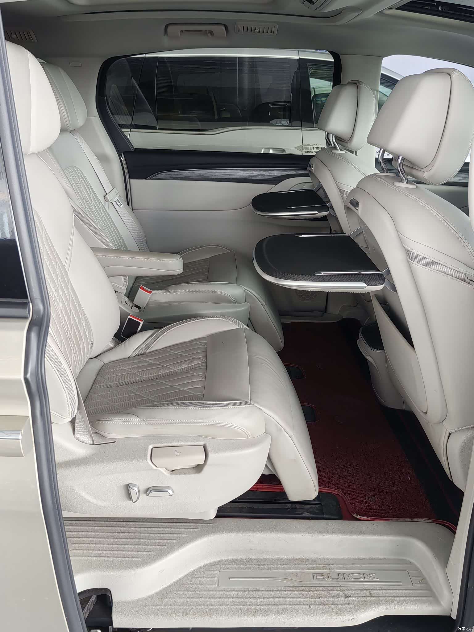 Buick GL8, 2023 10