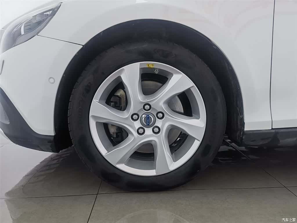 Volvo V40, 2014 17
