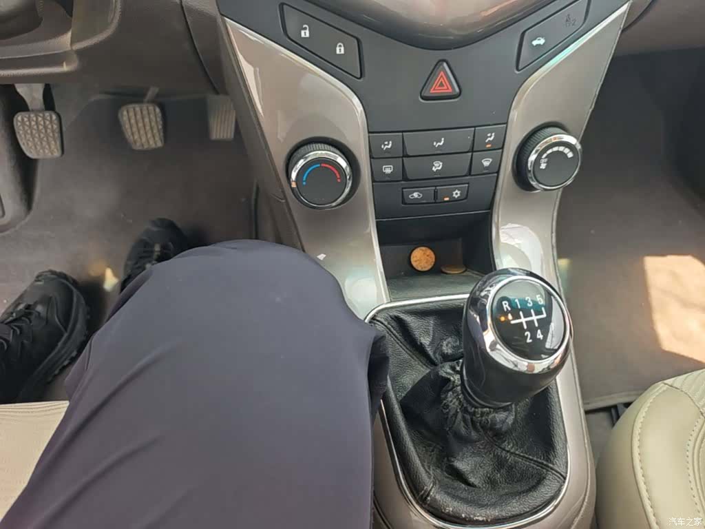 Chevrolet SE, 2016 14