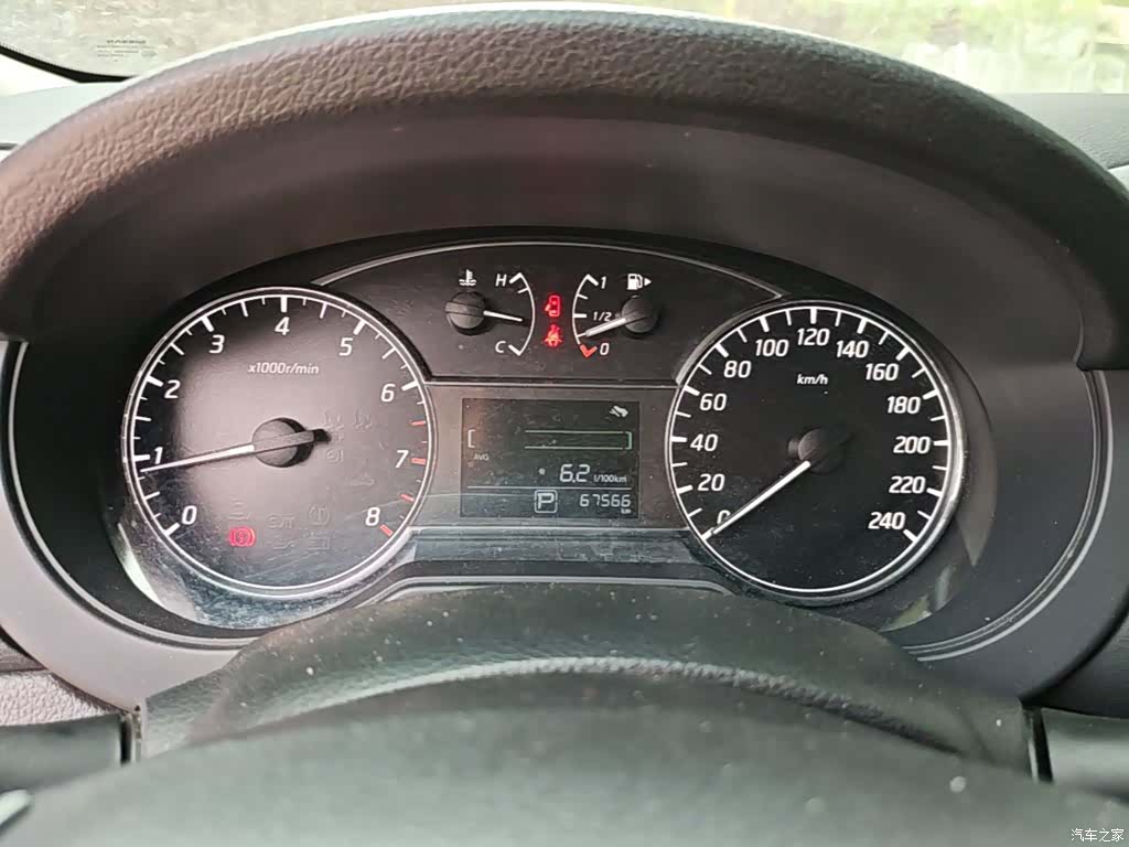 Nissan Tiida, 2019 12