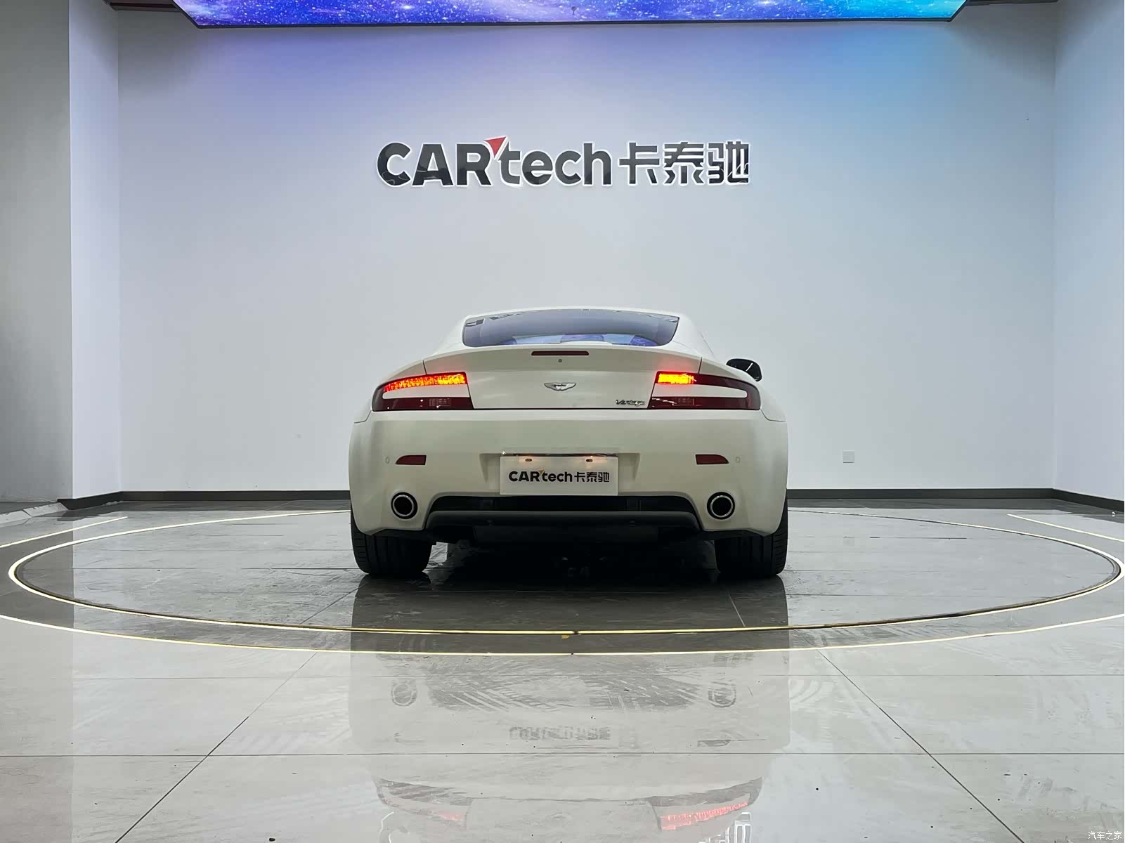 Aston Martin Vantage, 2012 23