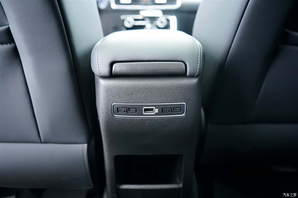Geely Coolray, 2025 20