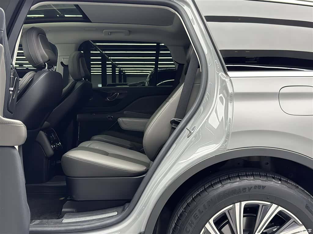 Lincoln Aviator, 2024 7
