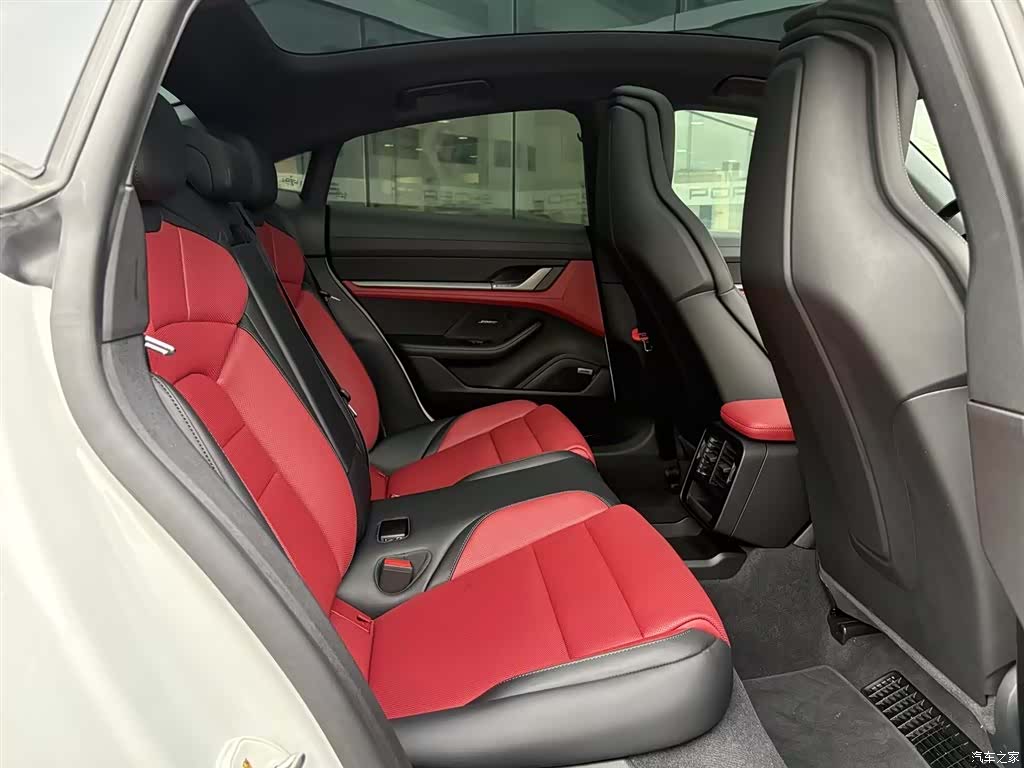Porsche Taycan, 2025 26