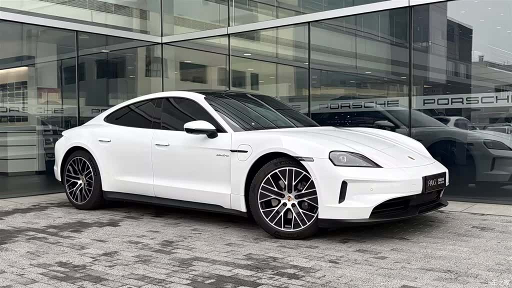 Porsche Taycan, 2025 2