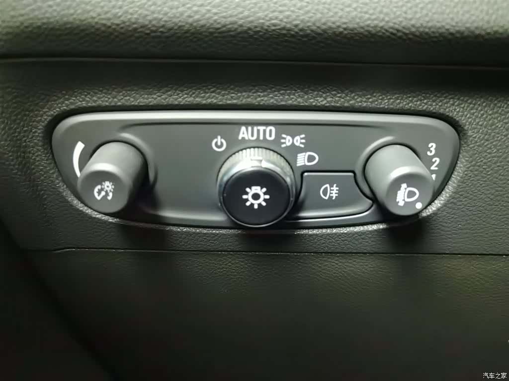 Buick Envision Plus, 2022 21