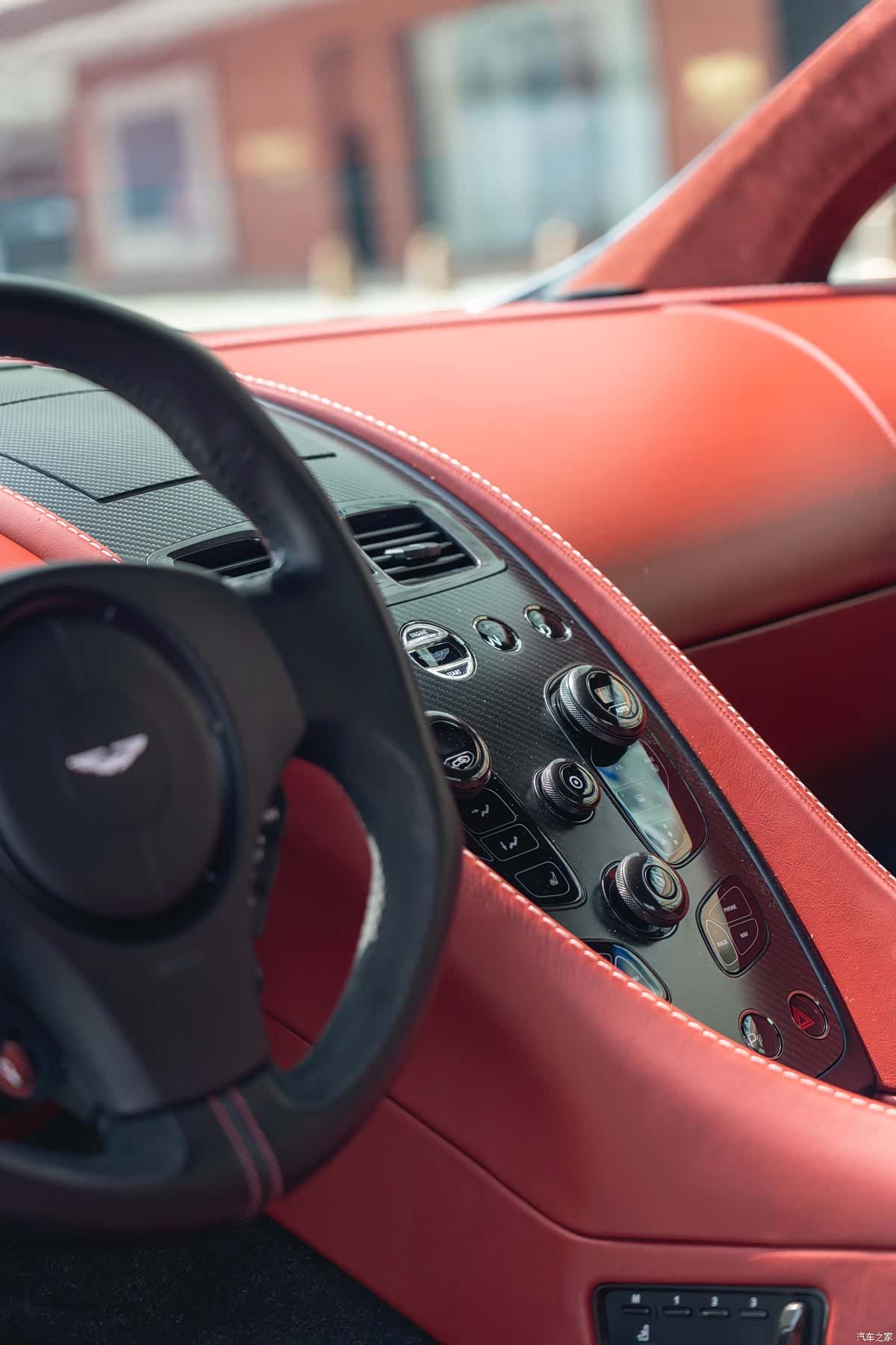 Aston Martin Vanquish, 2013 17